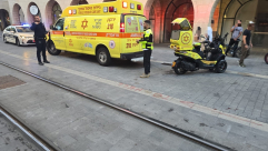 يافا: اصابة خطرة لراكب دراجة كهربائية صدمه القطار الخفيف 